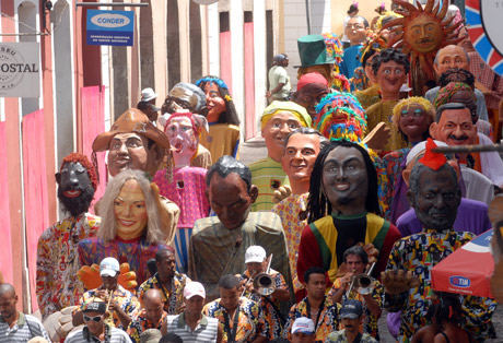 Os Bonecos Gigantes so o grande destaque do carnaval de Olinda
